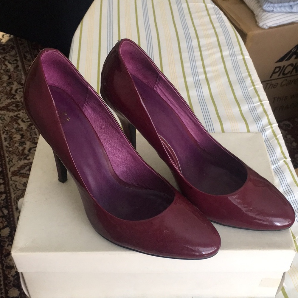 Purple heels (size 9.5)
